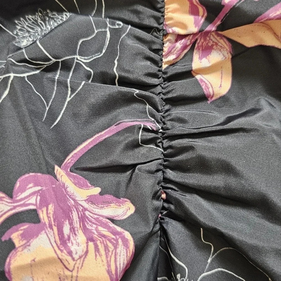 Club Monaco Ruched Blouse Shirt Floral Black V neck Fuchsia Zipper size S - Picture 3 of 8